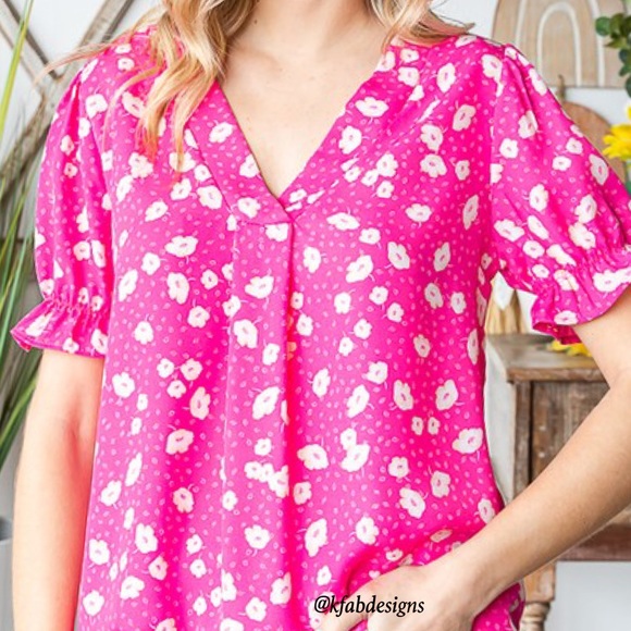 ❤️LAST 1! V Neck Fuchsia Floral Pattern Ruffle Sleeve Top! - Picture 6 of 6